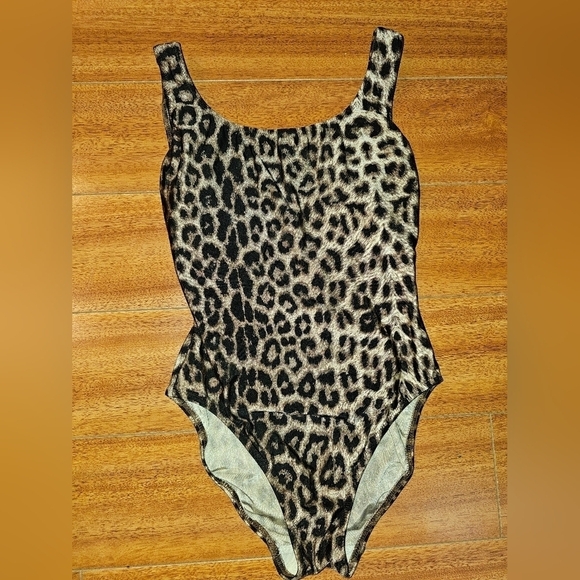 Shreanu Activity Swimsuit - Picture 13 of 16